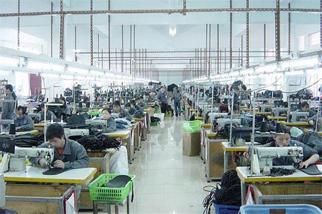 實業不死,打工仔回鄉開廠雇用大媽,箱包加工年銷售1500萬